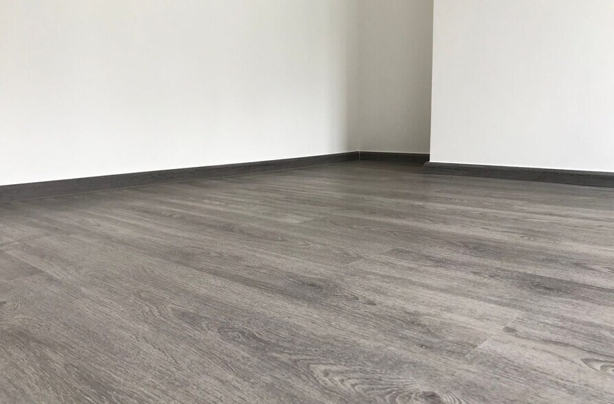 More Photos Of 12035 Shiloh Rd, Dallas Showroom For Lease