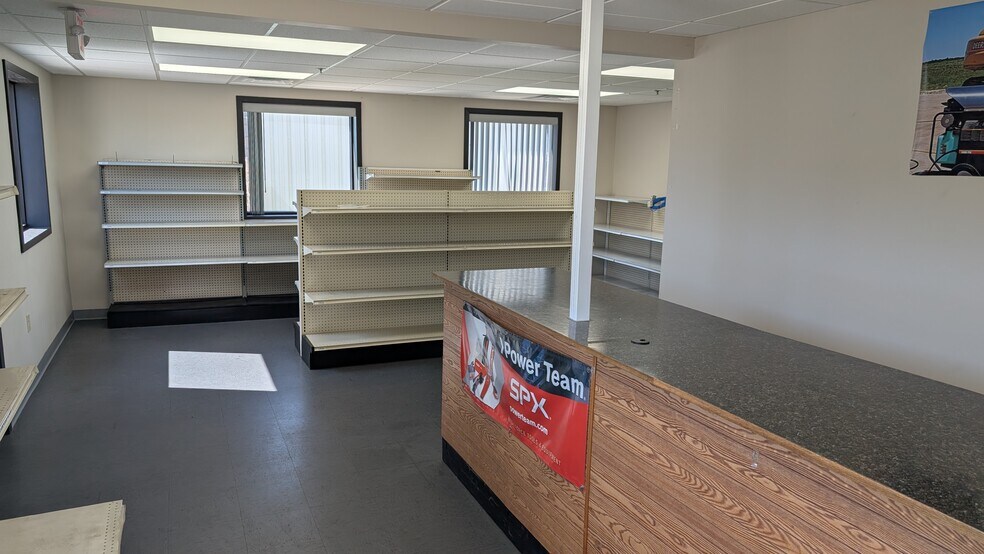 More Photos Of 2721 Hemstock St, La Crosse Warehouse For Sale