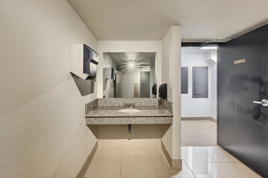 More Photos Of 7061 S University Blvd, Littleton Coworking Space