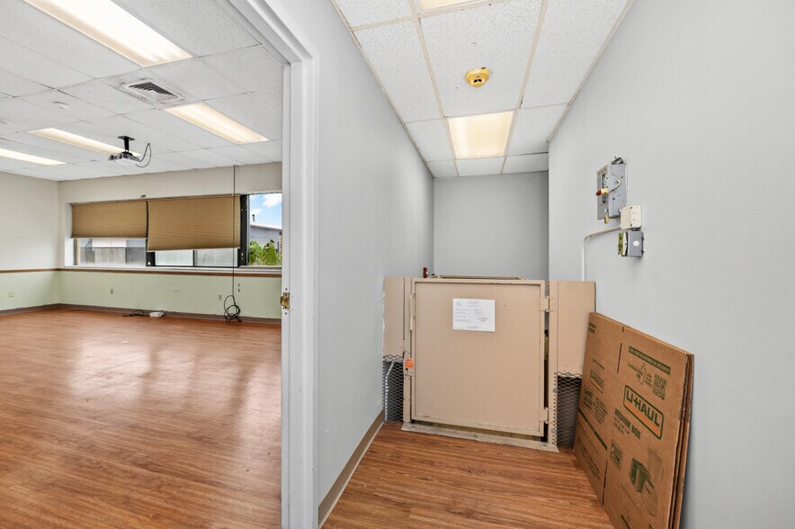 More Photos Of 52 Sharon St, Malden Office For Lease