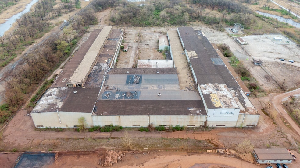 More Photos Of 2800 E Dunes Hwy, Gary Warehouse For Lease