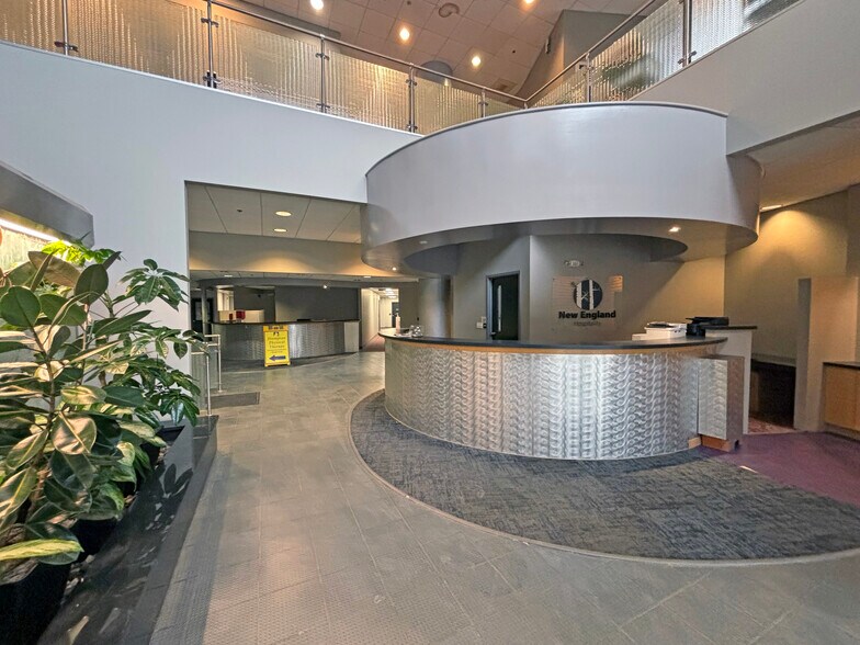 More Photos Of 920 Lafayette Rd, Seabrook Office For Lease