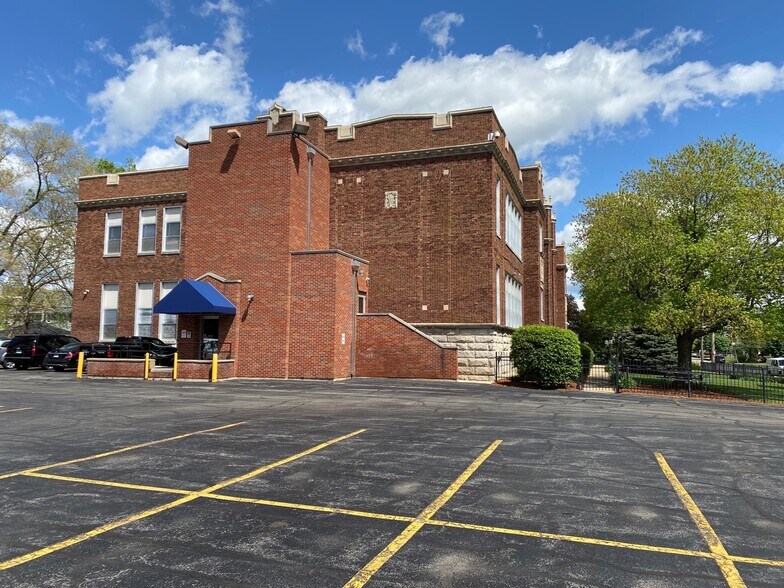 More Photos Of 1358 4th Ave, Rockford Office Residential For Sale