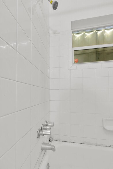 More Photos Of 2750 NW 58th Ter, Fort Lauderdale Specialty For Sale