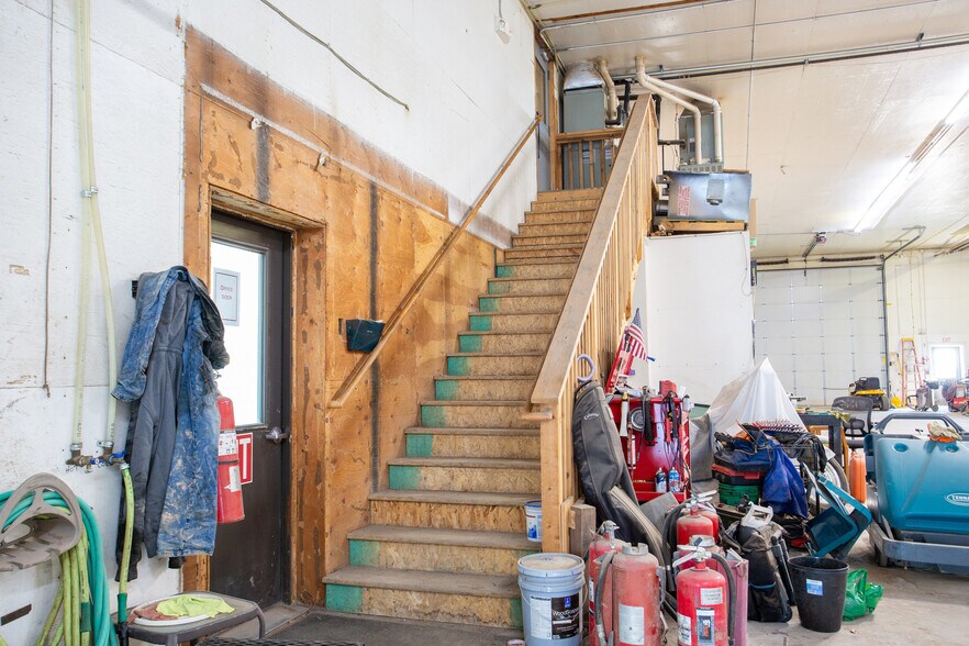 More Photos Of 4319 16th Ave W, Williston Industrial For Lease