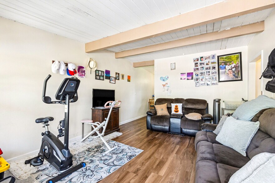 More Photos Of 7420-7428 208th St SW, Edmonds Apartments For Sale