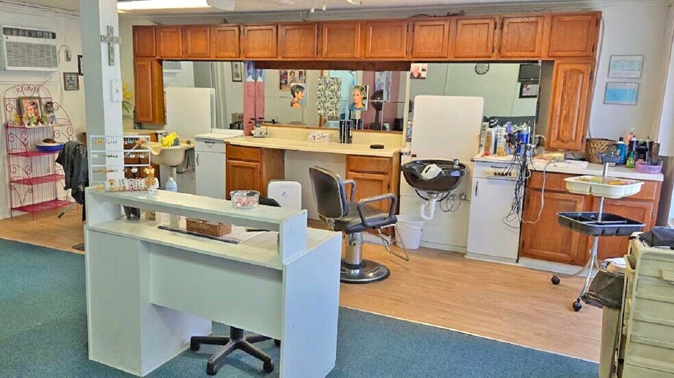 More Photos Of 554 Bragg St, Sanford General Retail For Sale