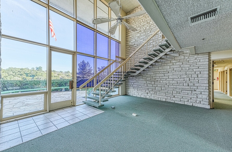 More Photos Of 120 Del Rey Gardens Dr, Del Rey Oaks Office For Sale