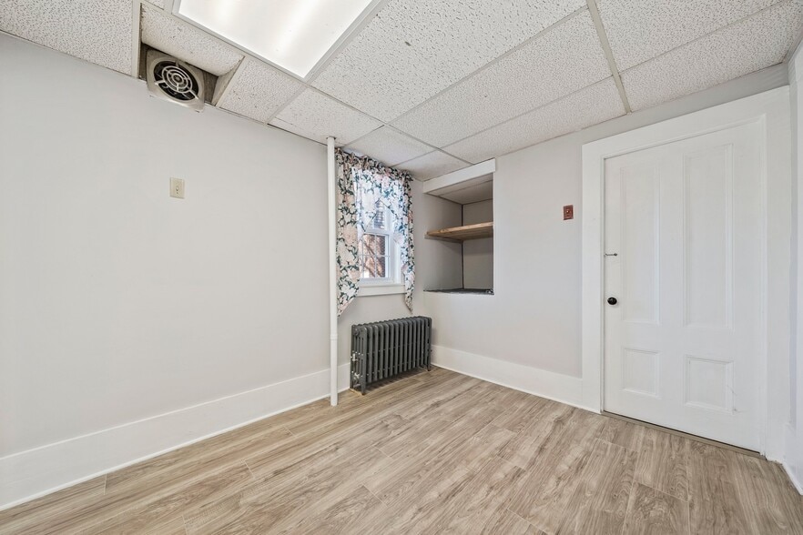More Photos Of 17 North Ave, Rockland Apartments For Sale