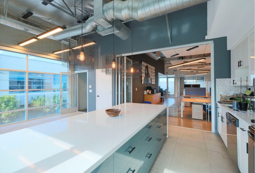 More Photos Of 855 Douglas St, El Segundo Loft Creative Space For Lease