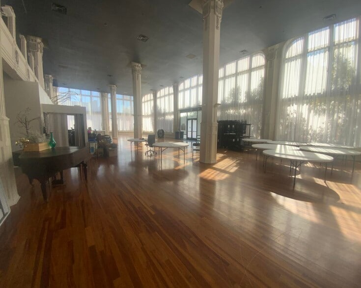 More Photos Of 2201 Locust St, Saint Louis Lodge Meeting Hall For Sale