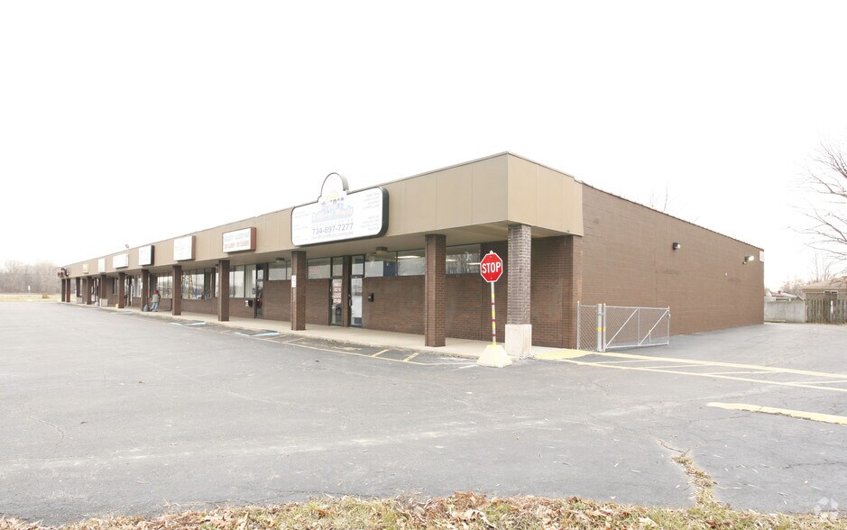 More Photos Of 9800-9880 Haggerty Rd, Belleville Unknown For Lease