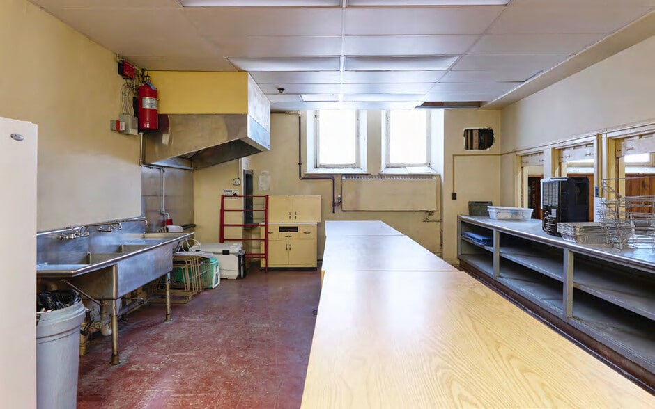 More Photos Of 5300 Delmar Blvd, Saint Louis Specialty For Sale