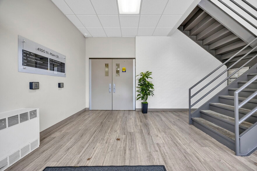 More Photos Of 4100 N Main St, Columbia Medical For Sale