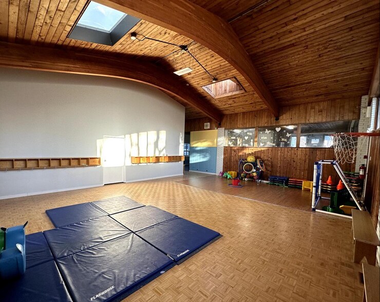 More Photos Of 83 Dunlop St, Richmond Hill Daycare Center For Sale