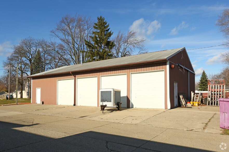 More Photos Of 1201-1213 Corunna Ave, Owosso Storefront Retail Office For Sale