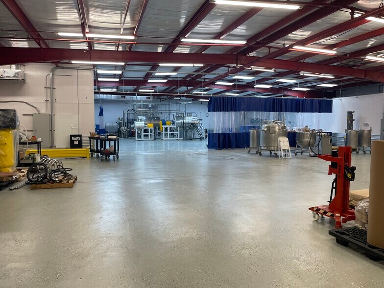 More Photos Of 8801 Enterprise Blvd, Largo Manufacturing For Lease