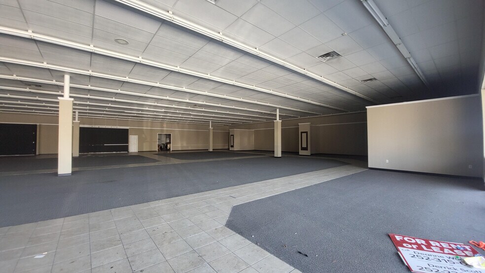 More Photos Of 331 Northeast Blvd, Clinton Unknown For Lease
