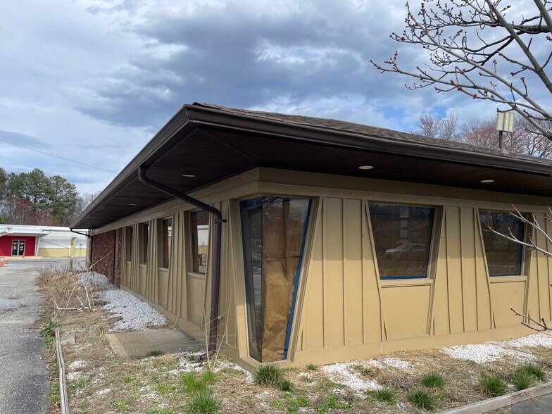 More Photos Of 3400 Leonardtown Rd, Waldorf Restaurant For Lease