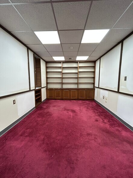 More Photos Of 701 E Main St, Moorestown Unknown For Lease