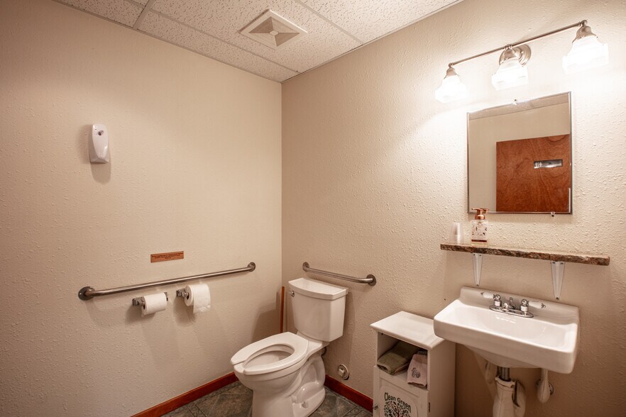 More Photos Of 724 Pine St, Sandpoint Office Residential For Sale