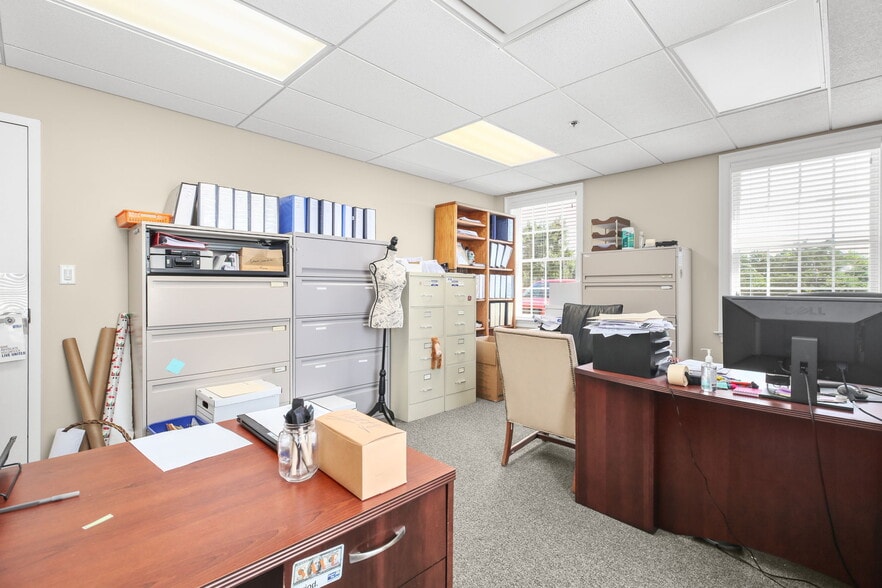 More Photos Of 3310 Shannon Park Dr, Fredericksburg Office For Sale