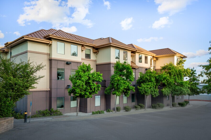 More Photos Of 900 E Main St, Grass Valley Medical For Lease