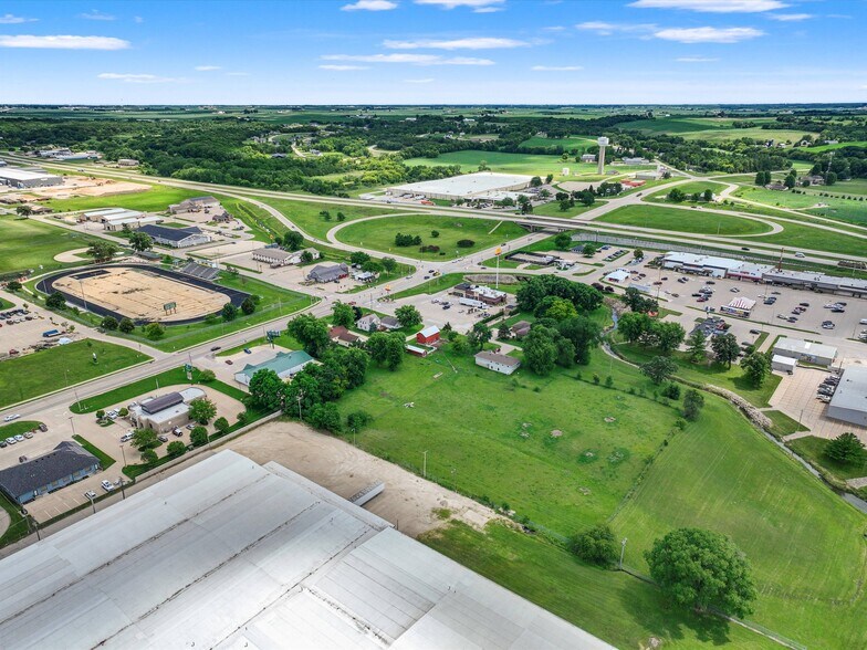 More Photos Of 1430 9th St SE, Dyersville Land For Sale
