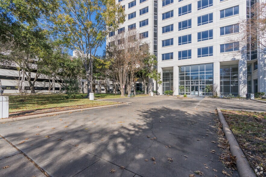 More Photos Of 9800 Centre Pky, Houston Office For Lease