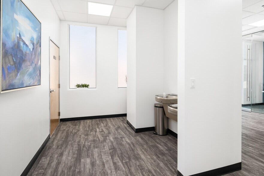 More Photos Of 4116 TX- 121 Hebron Pkway- 4116 TX- 121, Carrollton Coworking Space