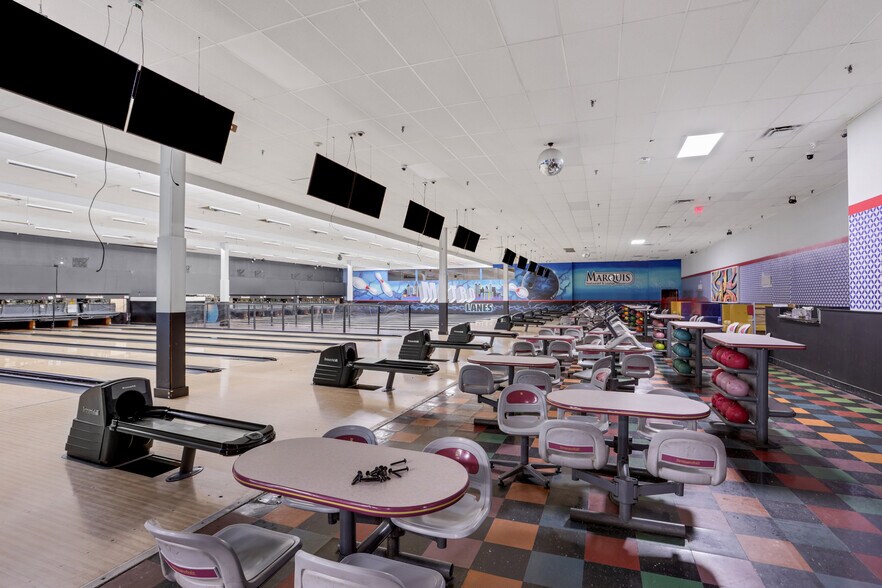 More Photos Of 1959 Metropolitan Pky SW, Atlanta Bowling Alley For Sale