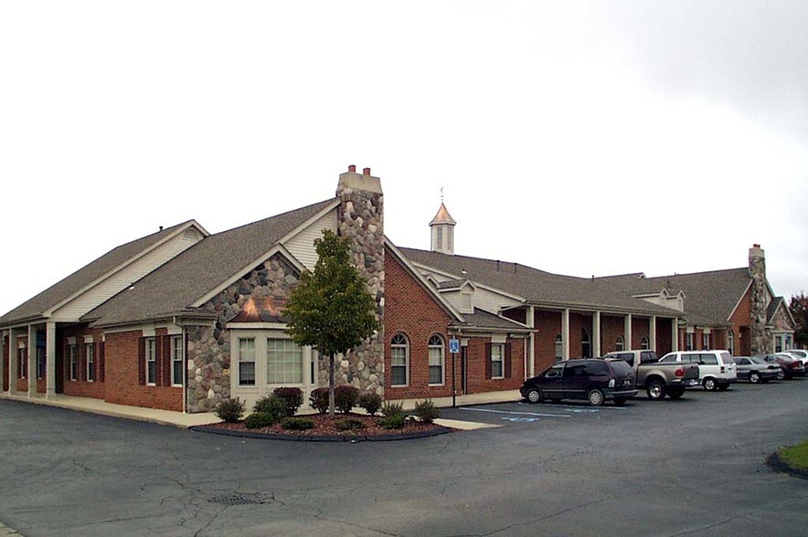 More Photos Of 45445 Mound Rd, Shelby Township Office For Lease