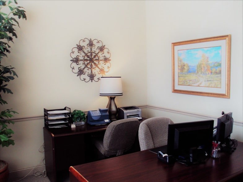 More Photos Of 8833 Perimeter Park Blvd, Jacksonville Medical For Lease