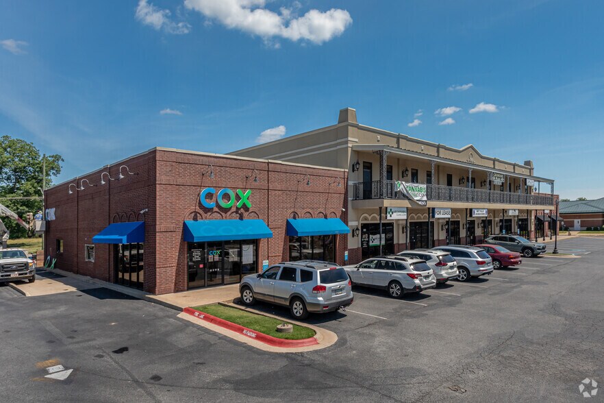 More Photos Of 201 SW 14th St, Bentonville Unknown For Lease