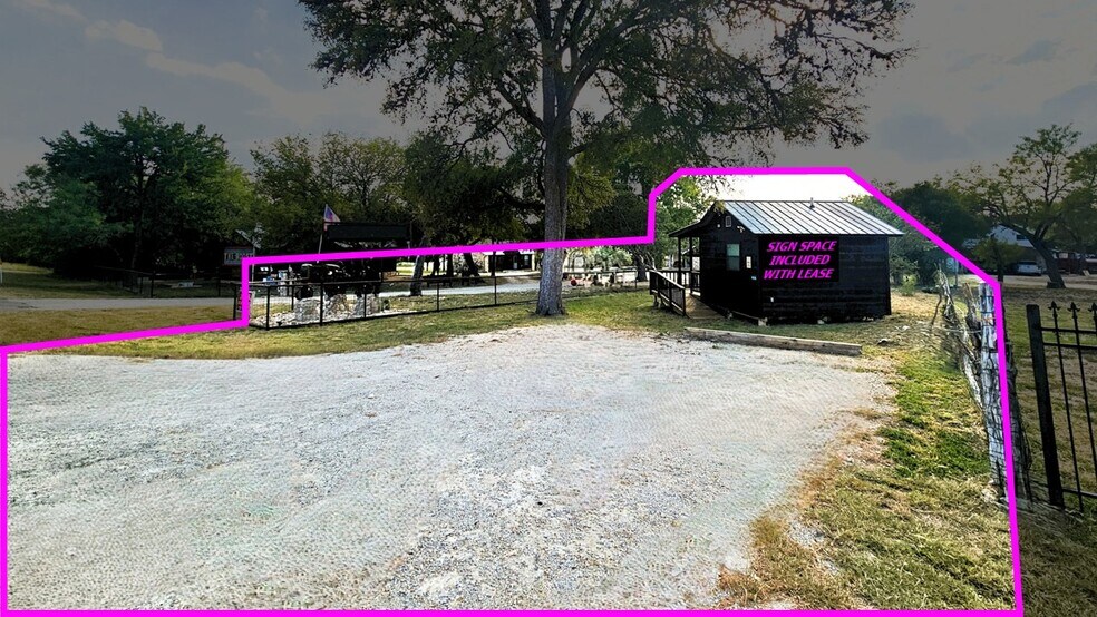 More Photos Of 9926 FM 1283, Lakehills Flex For Lease