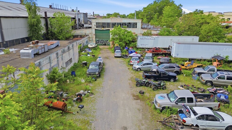 Primary Photo Of 470 Niagara Pky, North Tonawanda Manufacturing For Sale