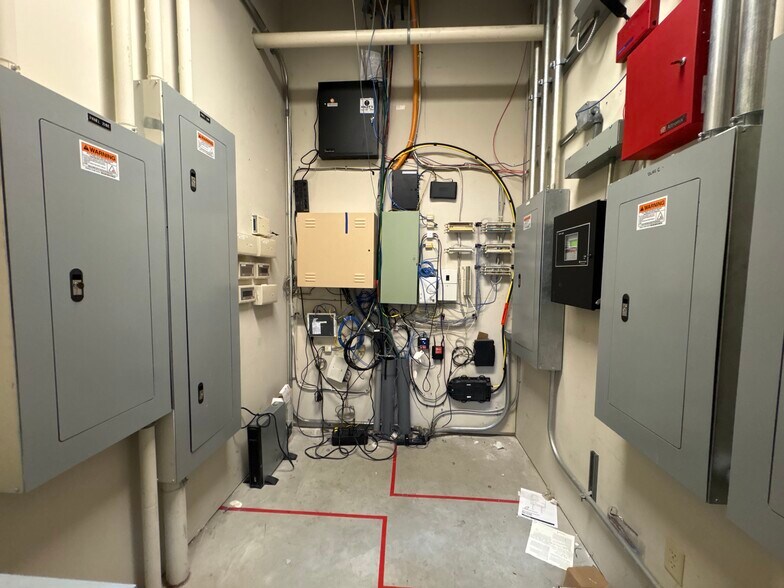 More Photos Of 3589 Sagamore Pky, Lafayette Office For Lease