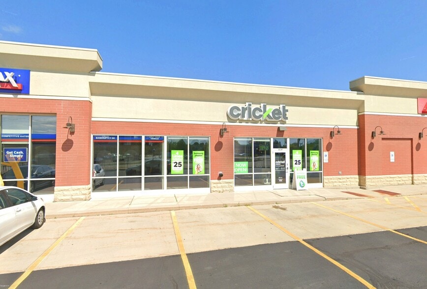 More Photos Of 2713-2723 Calumet Dr, Sheboygan Storefront Retail Office For Lease