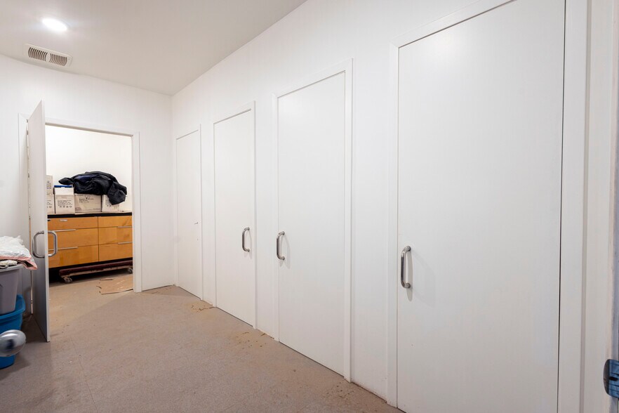 More Photos Of 4621 W Washington Blvd, Los Angeles Warehouse For Lease