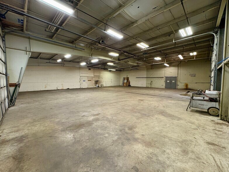 More Photos Of 2525 W Market St, Tiffin Freestanding For Lease