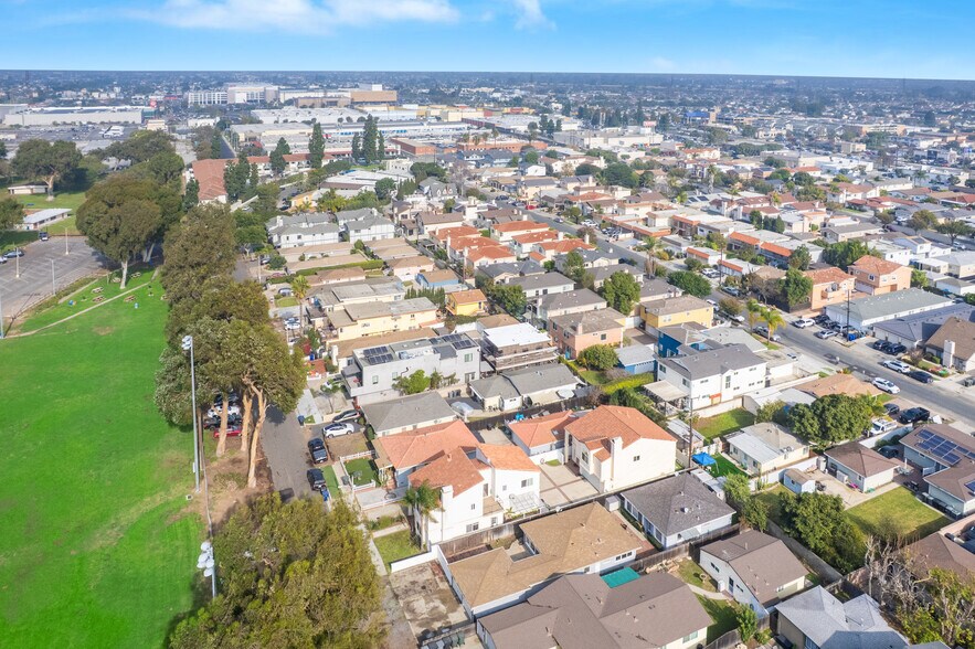 More Photos Of 18508 Kingsdale Ave, Redondo Beach Multifamily For Sale