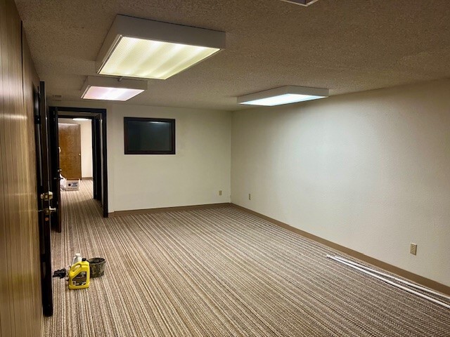 More Photos Of 1431-1449 Liberty St, Salem Office For Lease