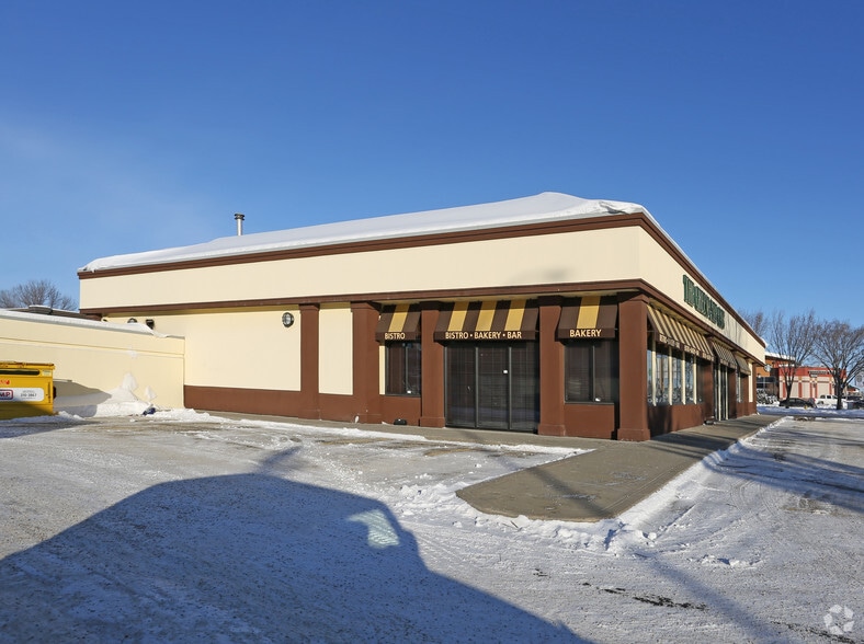 More Photos Of 17011 100th Ave NW, Edmonton Restaurant For Lease
