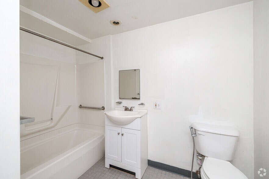 More Photos Of 2 Crandall St, Binghamton Apartments For Sale