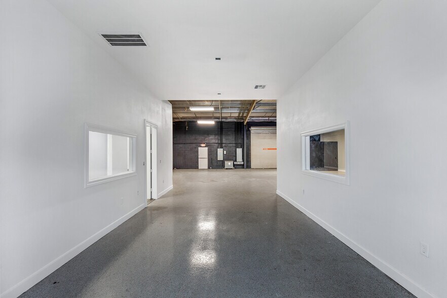 More Photos Of 11755 W Little York Rd, Houston Unknown For Lease