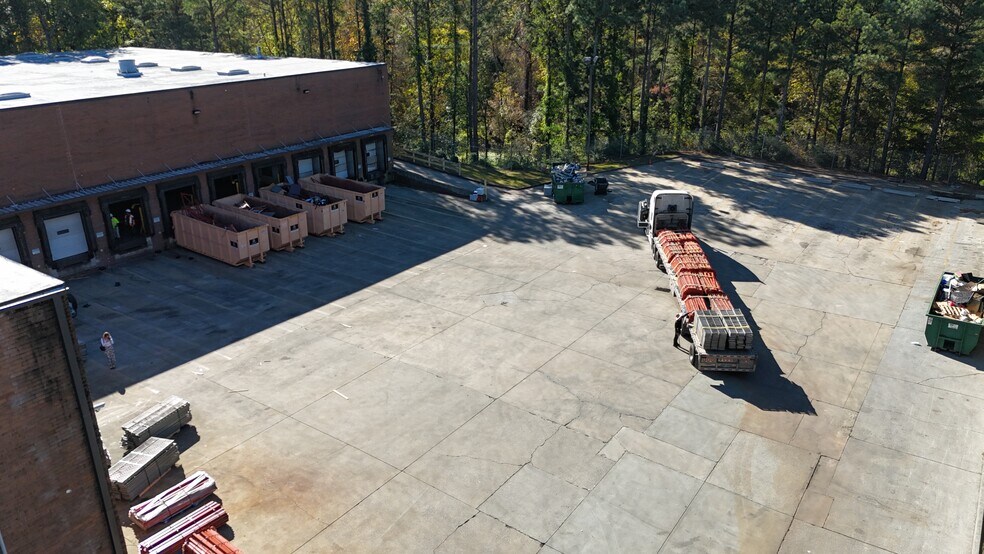 More Photos Of 4820 N Church Ln SE, Atlanta Warehouse For Lease