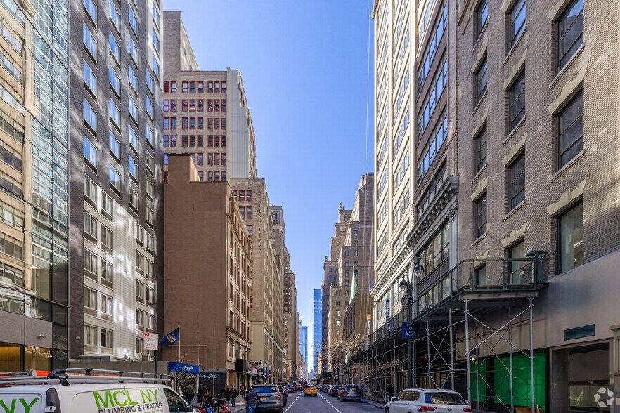 More Photos Of 132 W 31st St, New York Office For Sale