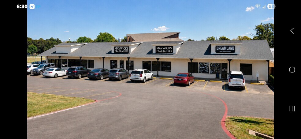 Primary Photo Of 520 N Broadway St, Joshua Storefront Retail Office For Lease