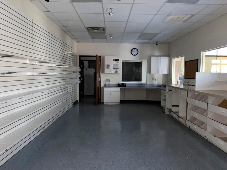 More Photos Of 820 N Zang Blvd, Dallas Medical For Lease