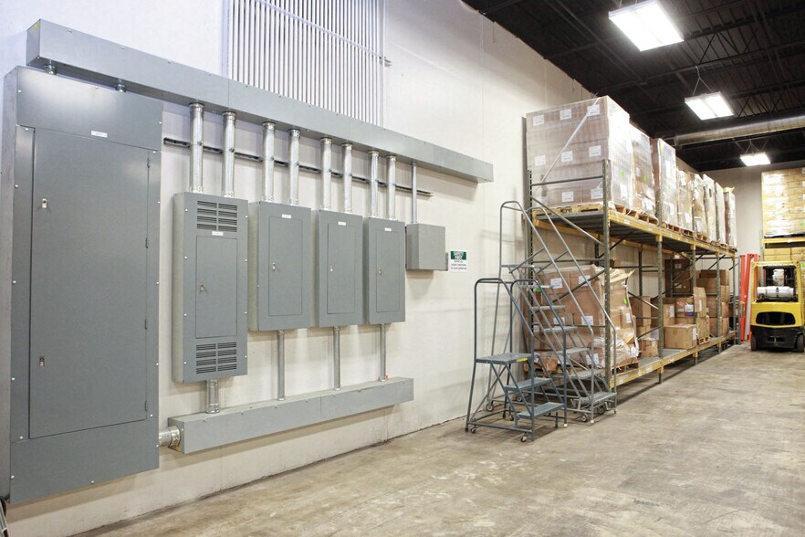 More Photos Of 817 E 4th St, Tulsa Showroom For Sale